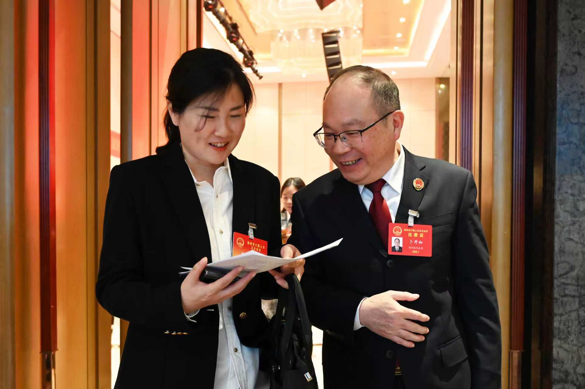 登门纳谏问良策 检民同心谋发展